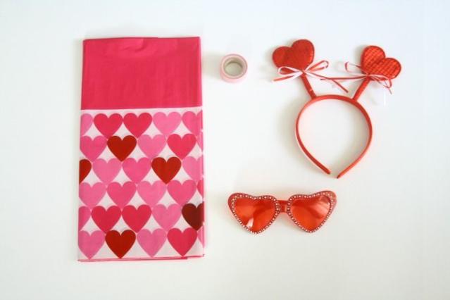  Craft It Up Hand Casting Kit The Perfect Valentine's Day Gift  for Couples - Capture Your Love Forever - Valentines Day Decorations Idea :  Arts, Crafts & Sewing