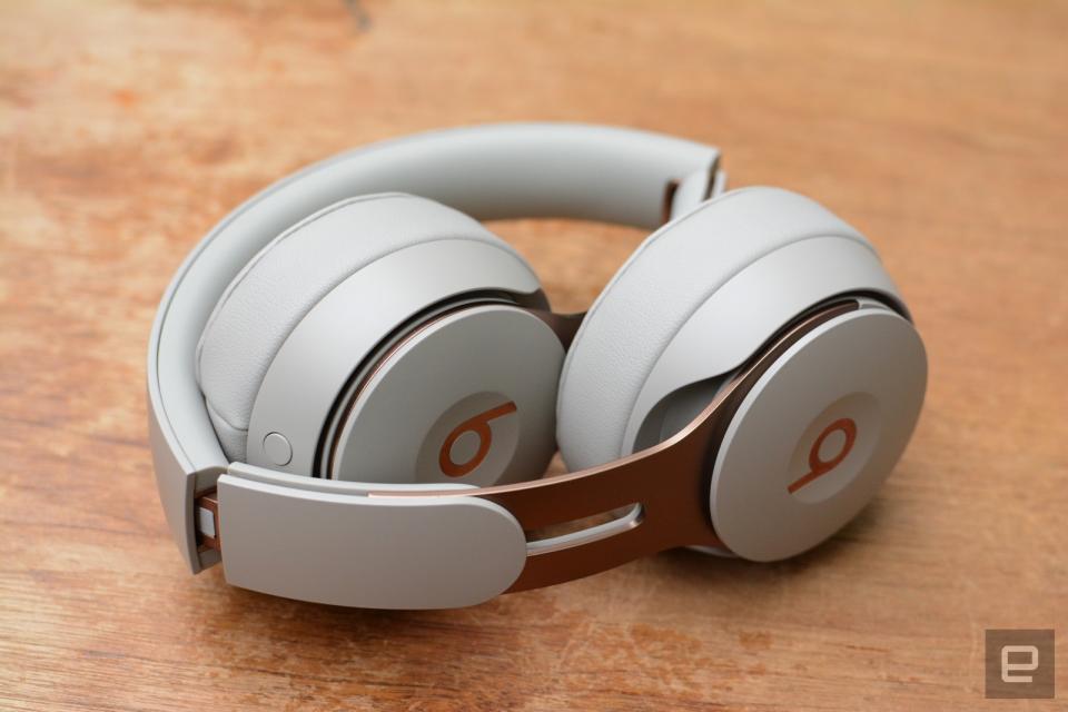 Beats trades comfort for solid noise cancellation on its best headphones yet, but the handy features might convince you to give them a try anyway. 