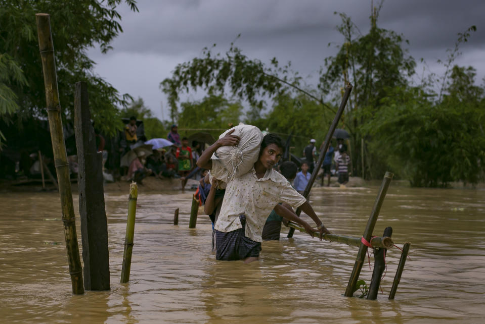 Rohingya flee to Bangladesh after Myanmar attacks