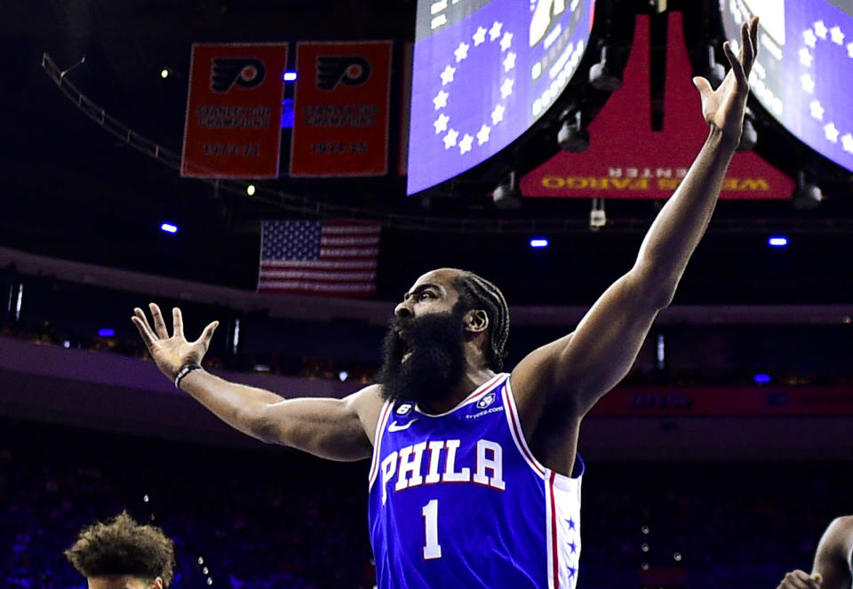 James Harden đã công khai bày tỏ sự không hài lòng với 76ers.  (Ảnh AP/Derik Hamilton, Hồ sơ)