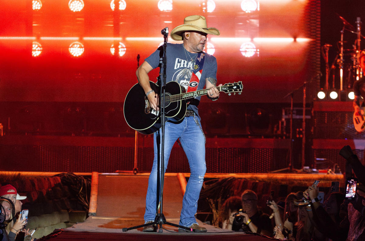 Jason Aldean Concert Draws Protest Outside Chicago Over ‘Try That in a