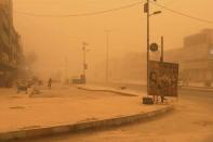 <p>La capitale irakienne est frappée par une tempête de sable qui a fait un mort et plus de 5.000 souffrants, le 5 mai.&nbsp;</p>