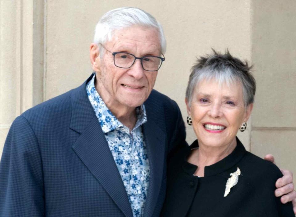 Sarasota-based philanthropists Joe and Mary Kay Henson have pledged to donate $100 to every nonprofit that will take part in the Giving Challenge 2024.