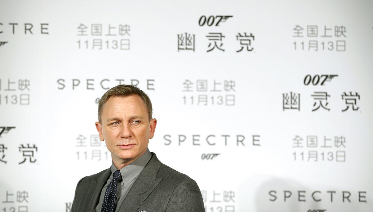 Daniel Craig im Jahr 2015 bei einer Pressekonferenz zu “James Bond 007: Spectre” in Peking (Bild: AP Photo/Mark Schiefelbein)