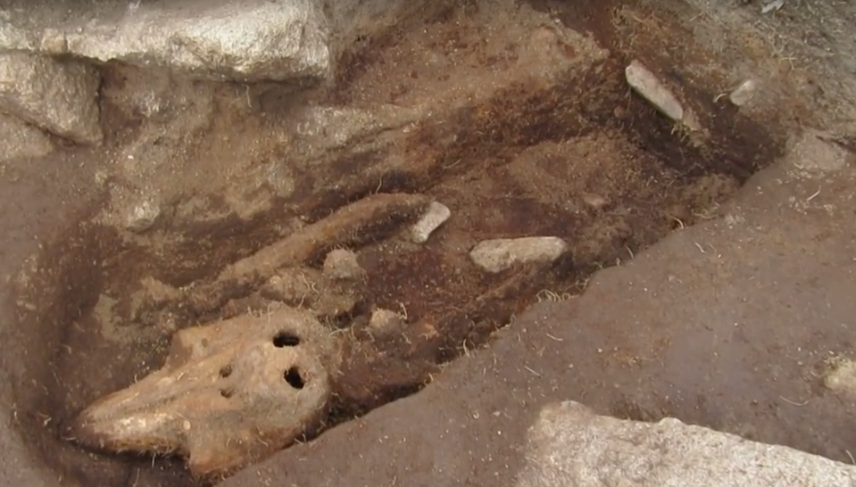 Ein mysteriöser Fund auf Chapelle Dom Hue (Bild: Screenshot YouTube)