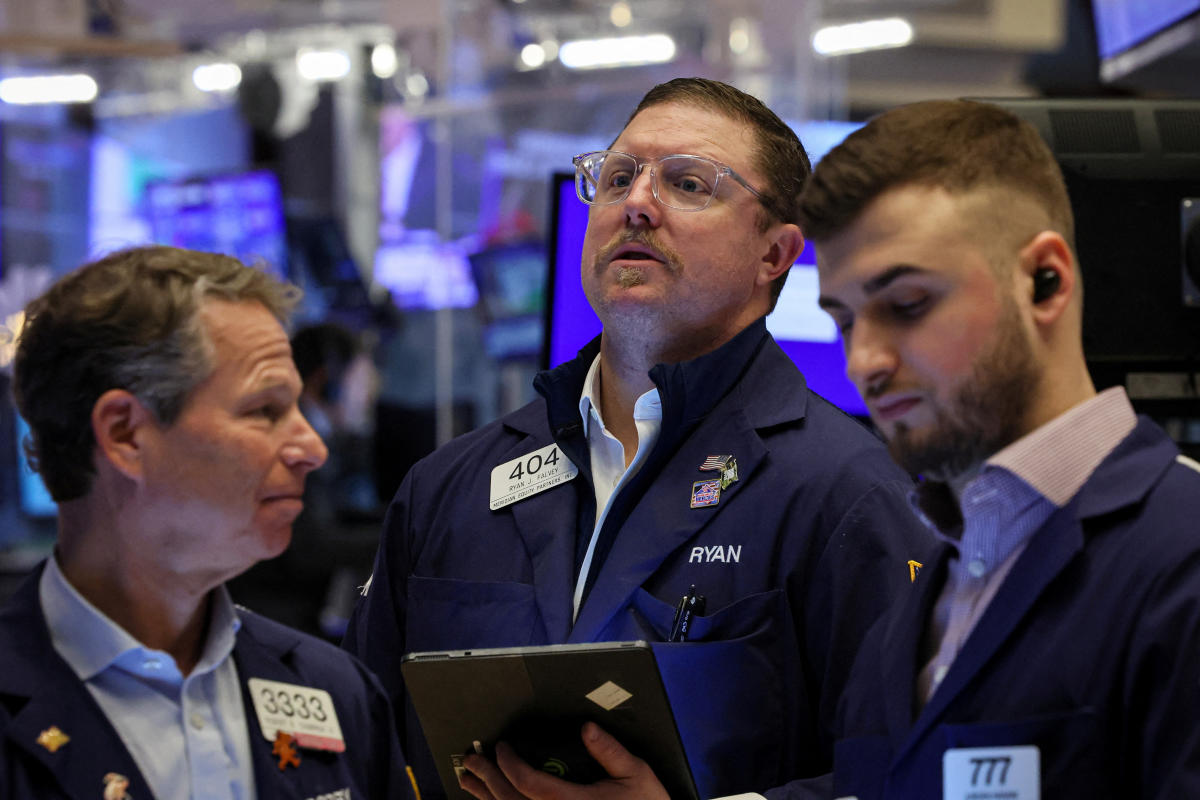 The S&P 500 fell below 5,100 as big technology companies lead stocks' decline