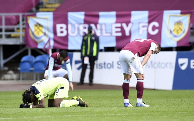 Allan Saint-Maximin celebrates at full-time 