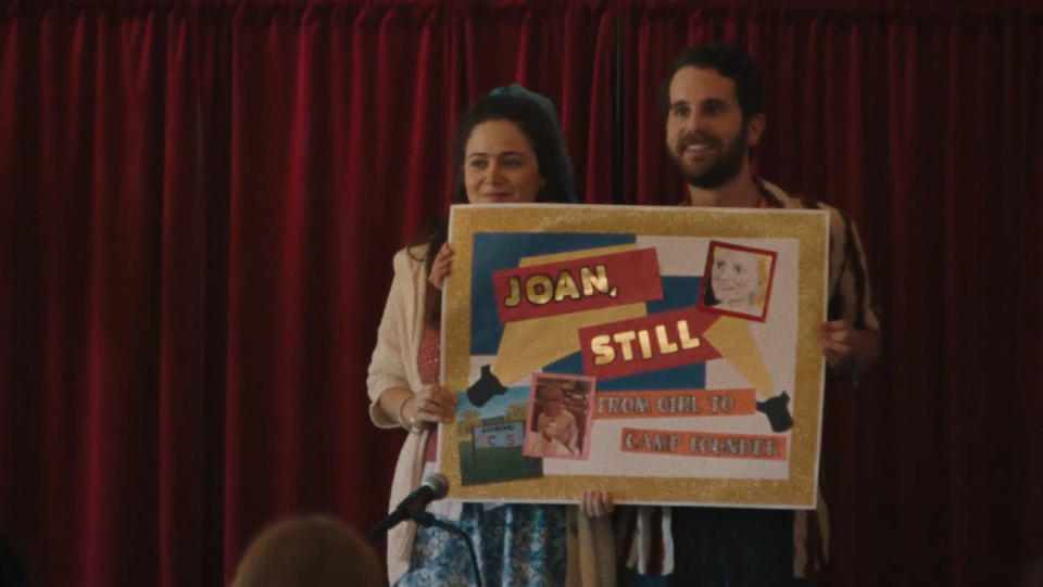 Molly Gordon and Ben Platt in THEATER CAMP.