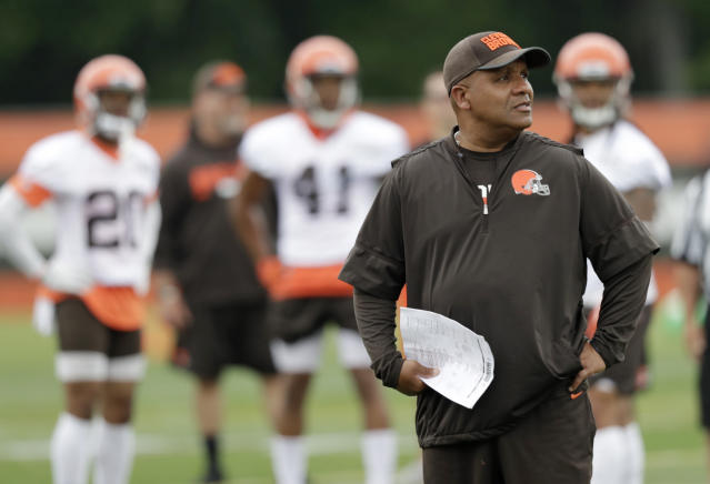 Hue Jackson is desperately trying to change Browns' habits, as seen on 'Hard  Knocks