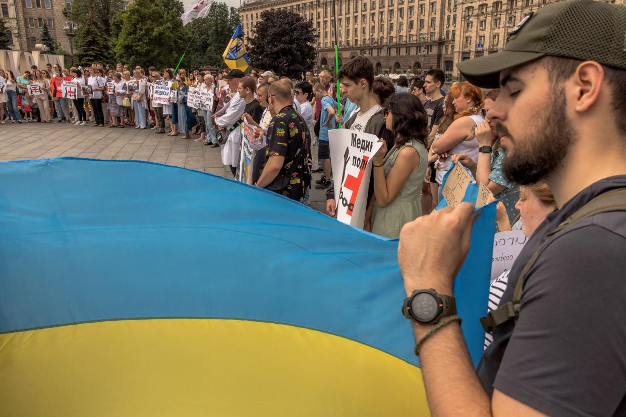 Relatives, friends and members of the public attend a rally in support of Ukrainian prisoners of war (Getty Images)