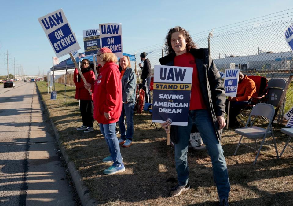 United Auto Workers strike sign outside the Stellantis Jeep plant in Toledo, Ohio on 19 September. (REUTERS)