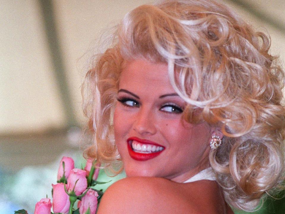 American model, actress and television personality Anna Nicole Smith (1967 - 2007), circa 1990.
