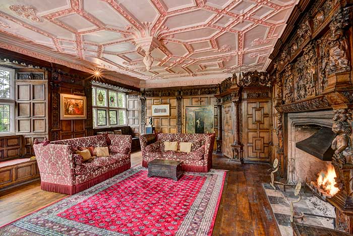 prince-charles-house-lounge