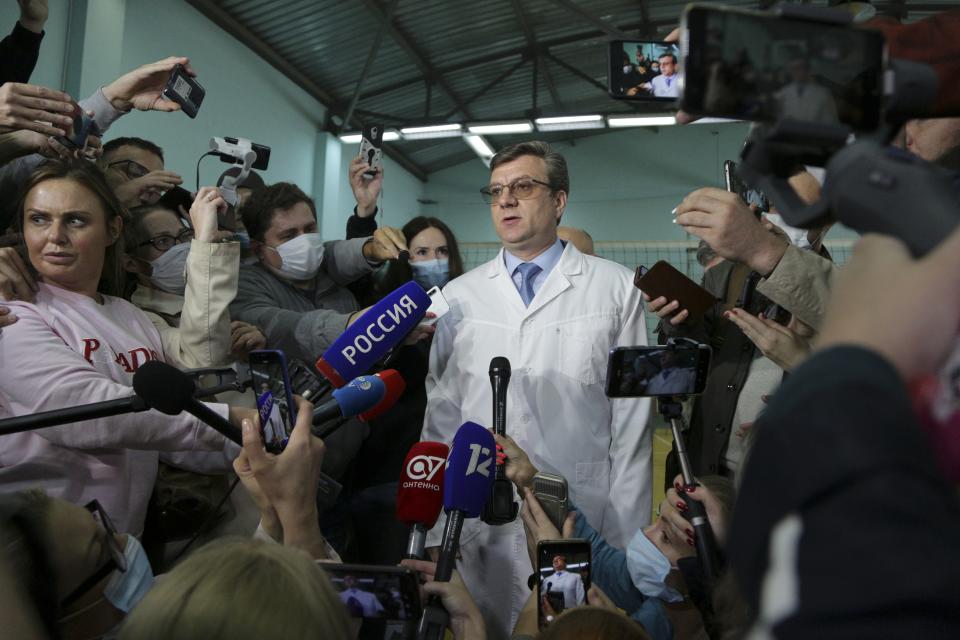Alexander Murakhovsky, chief physician of the Omsk Ambulance Hospital No. 1, intensive care unit where Alexei Navalny was hospitalized speaks to the media in Omsk, Russia, Friday, Aug. 21, 2020. Russian doctors treating opposition leader Alexei Navalny say they don't believe he was poisoned and refused to transfer him to a German hospital. (AP Photo/Evgeniy Sofiychuk)