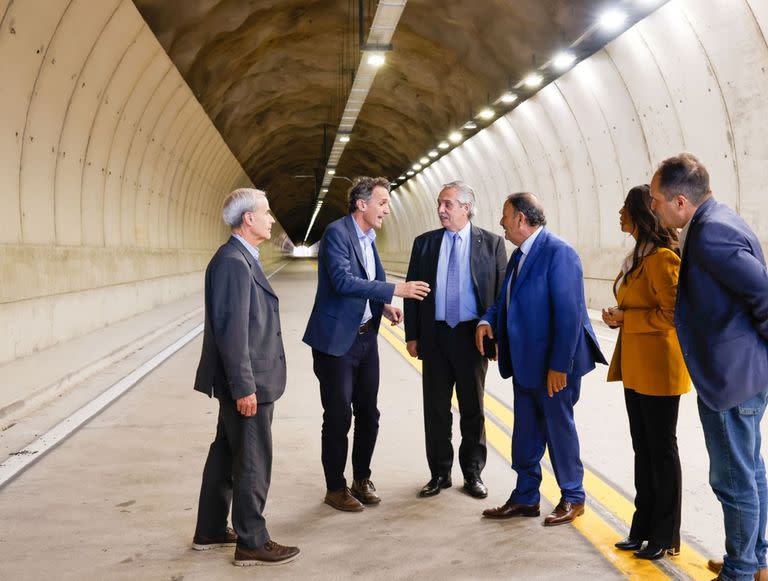 Este lunes, Alberto Fernández, Ricardo Quintela y Gabriel Katopodis recorrieron las obras del distribuidor vial de la RN 38 y RN 75, y la habilitación del puente de la Ruta 75