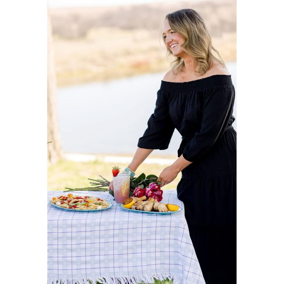 <p><a href="https://go.redirectingat.com?id=74968X1596630&url=https%3A%2F%2Fwww.walmart.com%2Fip%2FThe-Pioneer-Woman-Off-The-Shoulder-Belted-Midi-Dress-Women-s-Sizes-S-3X%2F5262338224&sref=https%3A%2F%2Fwww.thepioneerwoman.com%2Fproducts%2Fa45850434%2Fthe-pioneer-woman-dress-clothing-line-walmart%2F" rel="nofollow noopener" target="_blank" data-ylk="slk:Shop Now;elm:context_link;itc:0;sec:content-canvas" class="link ">Shop Now</a></p><p>The Pioneer Woman Off The Shoulder Belted Midi Dress</p><p>$27.00</p>