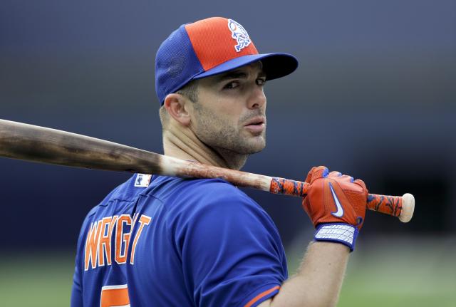 New York Mets' David Wright takes batting practice before the game