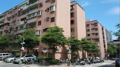 「延壽國宅I區」海砂屋3戶一樓都更不同意戶，已經答應要都更，不需強拆。（圖／中華工程提供）