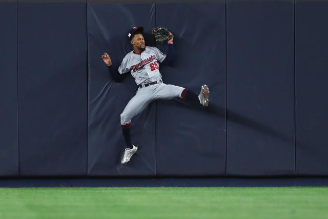 Byron Buxton injures himself making Ken Griffey Jr.-style catch