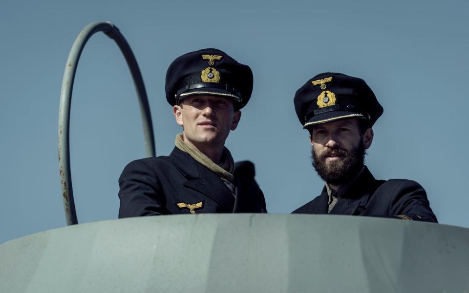 Zum Cast der dritten Staffel von "Das Boot" gehören unter anderem Artjom Gilz (links) als Alois Erdmann und Franz Dinda als Robert Ehrenberg. (Bild: Sky Deutschland/Bavaria Fiction GmbH/Stephan Rabold)