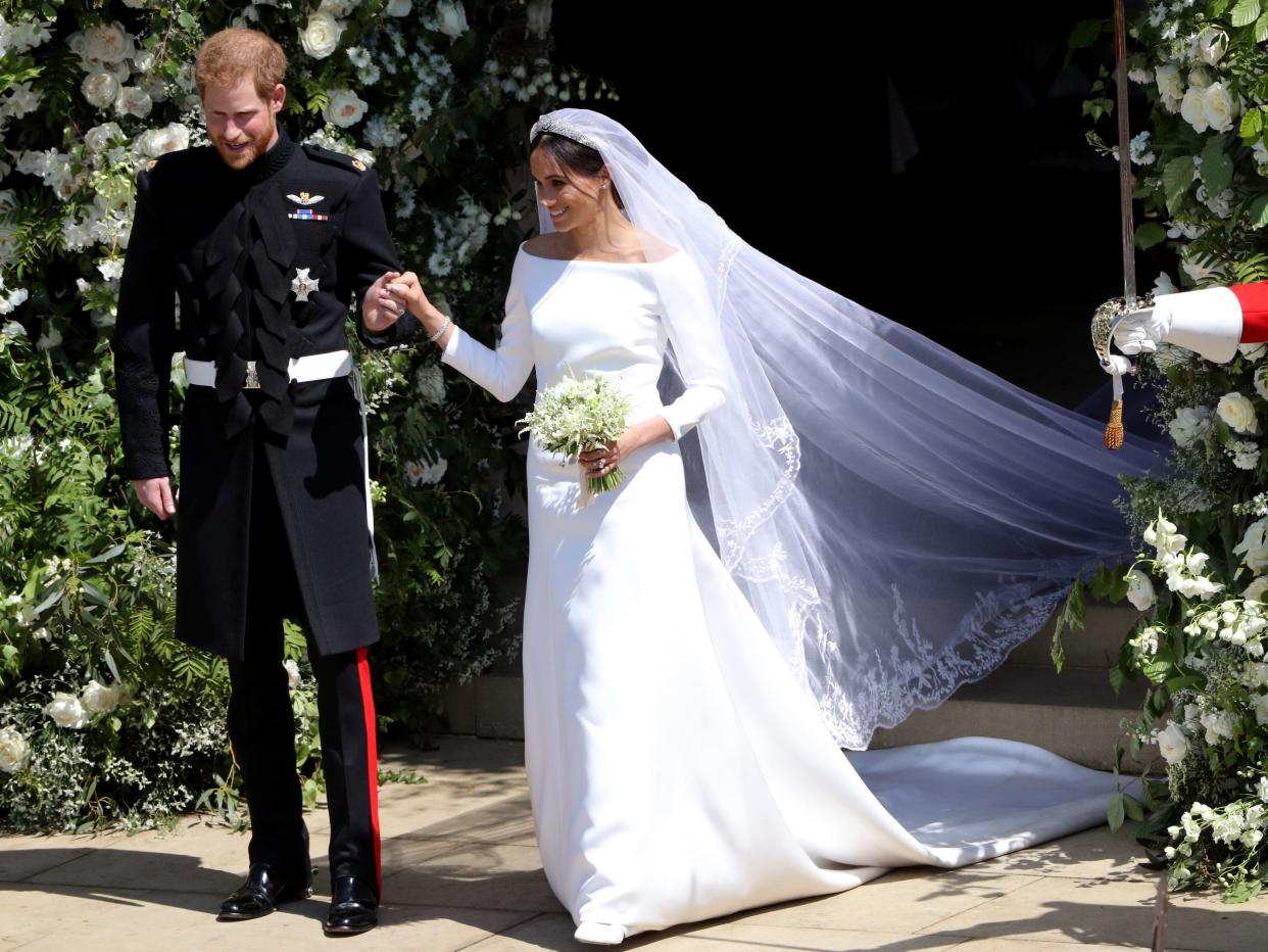 prince harry meghan markle wedding dress