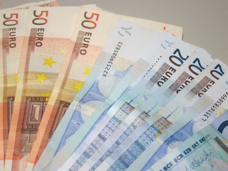 La cotización del euro, con impuestos, ronda los $261,52