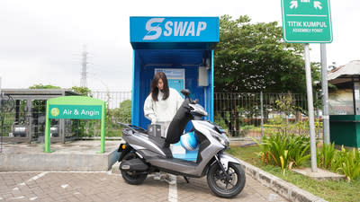 PT.  SWAP Energi Indonesia dan bp AKR Fuels Retail berkomitmen untuk menyediakan battery swap station (SWAPPoin) untuk kendaraan listrik roda 2 di SPBU bp.