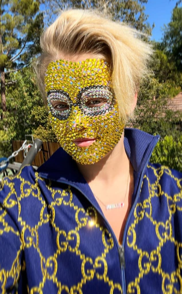 Jojo Siwa, Jeweled face mask, Instagram