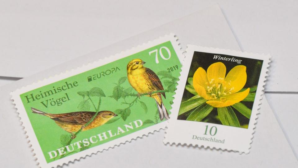 Die Erhöhung des Briefportos im Jahr 2019 ist aus Sicht des Kölner Verwaltungsgerichts rechtswidrig.