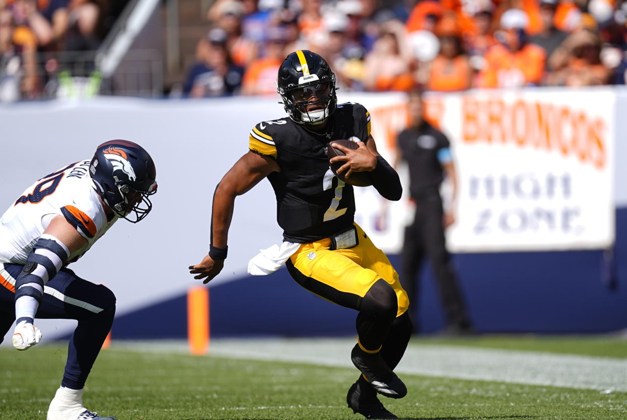 Pittsburgh Steelers quarterback Justin Fields (2) led a win over the Broncos in Denver. (AP Photo/David Zalubowski)