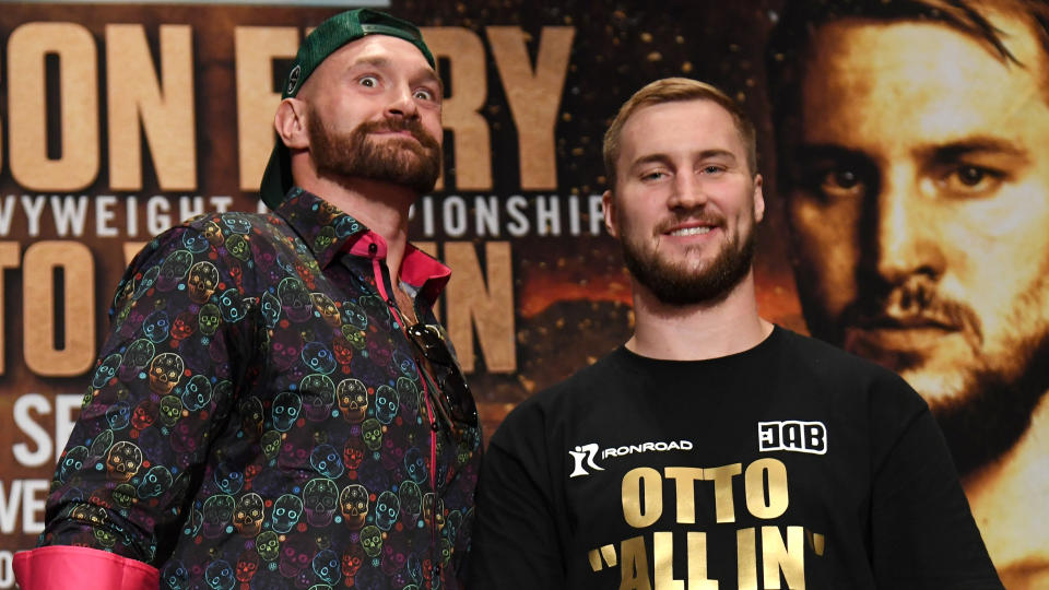 LAS VEGAS, NEVADA - SEPTEMBER 11:  Boxers Tyson Fury (L) and Otto Wallin joke around as they pose during a news conference at MGM Grand Hotel & Casino on September 11, 2019 in Las Vegas, Nevada. The two will meet in a heavyweight bout on September 14 at T-Mobile Arena in Las Vegas.  (Photo by Ethan Miller/Getty Images)