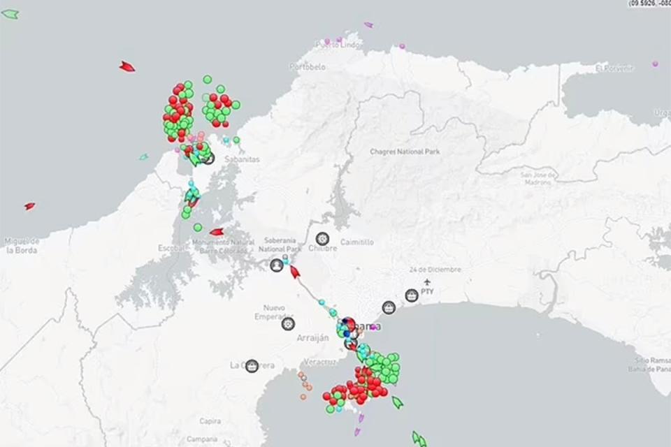 Huge backlog of 200 ships are stuck trying to enter the Panama Canal (Marine Time)