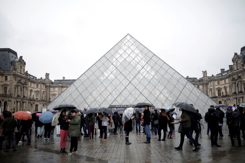 FILE PHOTO: Louvre museum closed again as workers fret over coronavirus