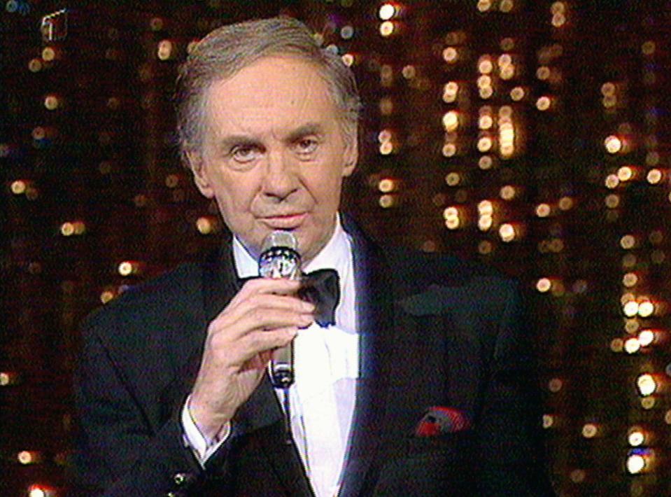 Harald Juhnke (1929 - 2005): Der Berliner gilt bis heute als einer der besten Entertainer in der deutschen TV-Geschichte. Juhnke war Schauspieler, Komödiant, Sänger, Conférencier und Charmeur. Die Bühne war sein Leben und der Erfolg seine Droge. Er liebte sein Publikum und das Publikum ihn. (Bild: rbb)