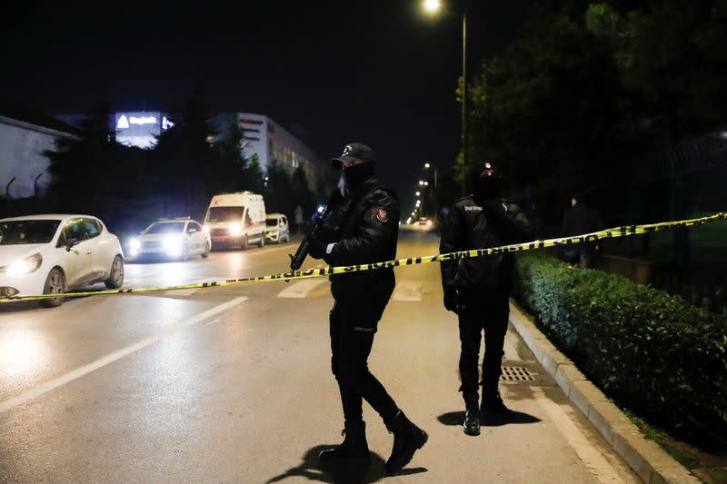 Armed man takes P&G factory staff hostage in Gebze