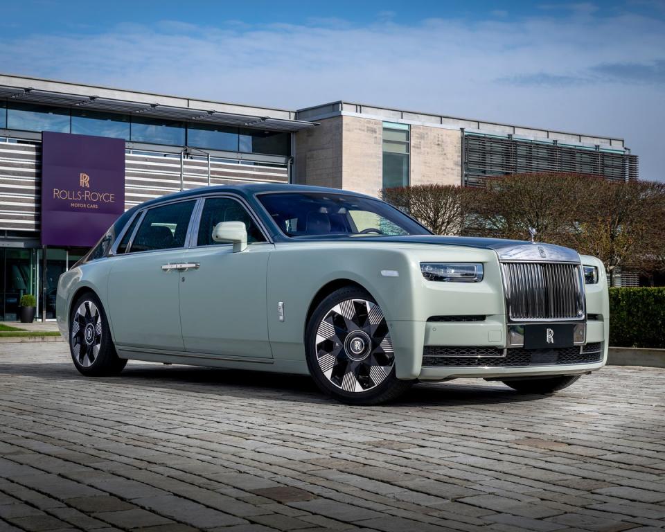 2024 rolls royce phantom extended magnetism