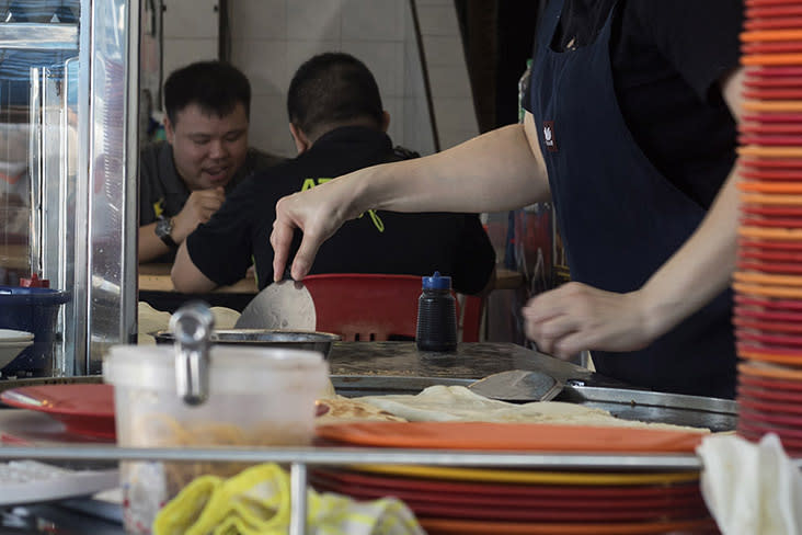 Restrained use of vegetable oil ensures the 'roti canai' isn’t greasy