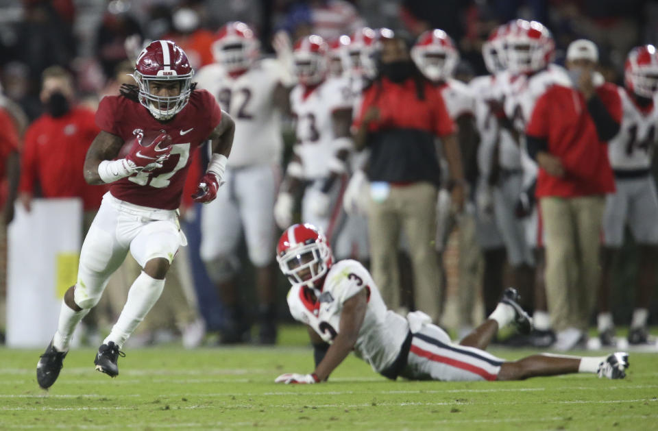 Alabama receiver Jaylen Waddle (17) catches a pass after Georgia defender Tyson Campbell (3) fell during the second half of Alabama's 41-24 win over Georgia on Saturday. (Gary Cosby Jr/The Tuscaloosa News via USA TODAY Sports)
