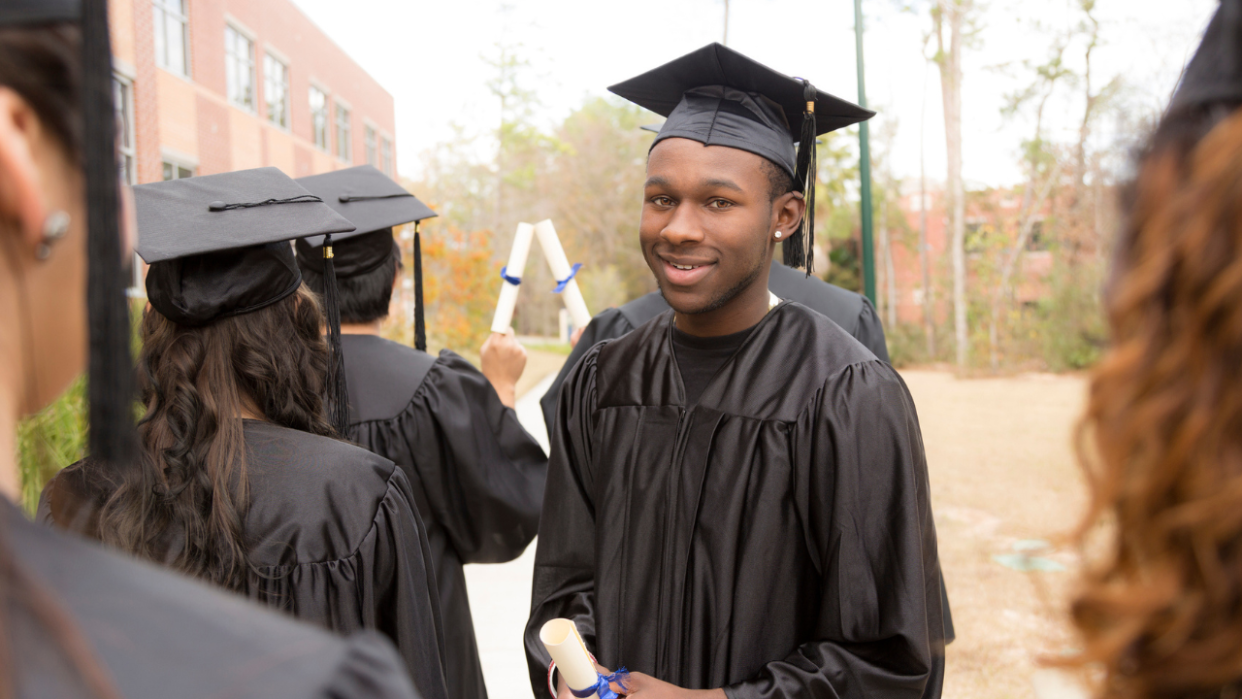 Morris Brown College Extends Acceptance Offer To Entire Graduating Class Of Atlanta High School  | fstop123