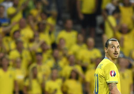 El jugador sueco, Zlatan Ibrahimovic, durante el partido ante Bélgica por la Eurocopa el 22 de junio de 2016 en Niza (AFP | Jonathan Nackstrand)