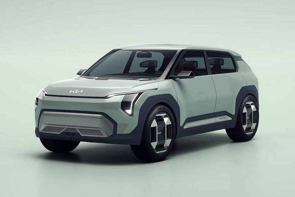 Kia總代理台灣森那美起亞也積極與母廠爭取，預計於2025年導入The Kia EV3全新跨界電動休旅。