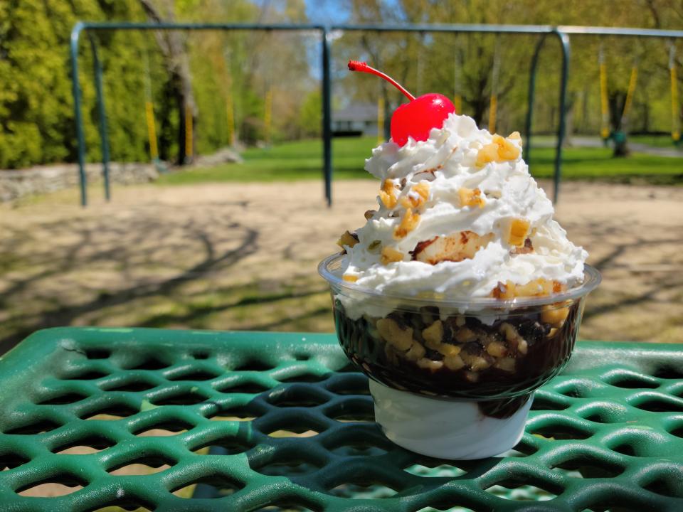 Hank's has plenty of toppings and options for guests looking for ice cream. Sundae's are a popular choice!