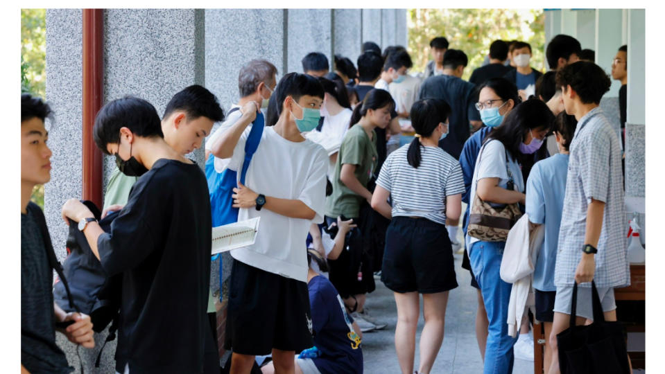 大學申請入學今日放榜。資料照，廖瑞祥攝。