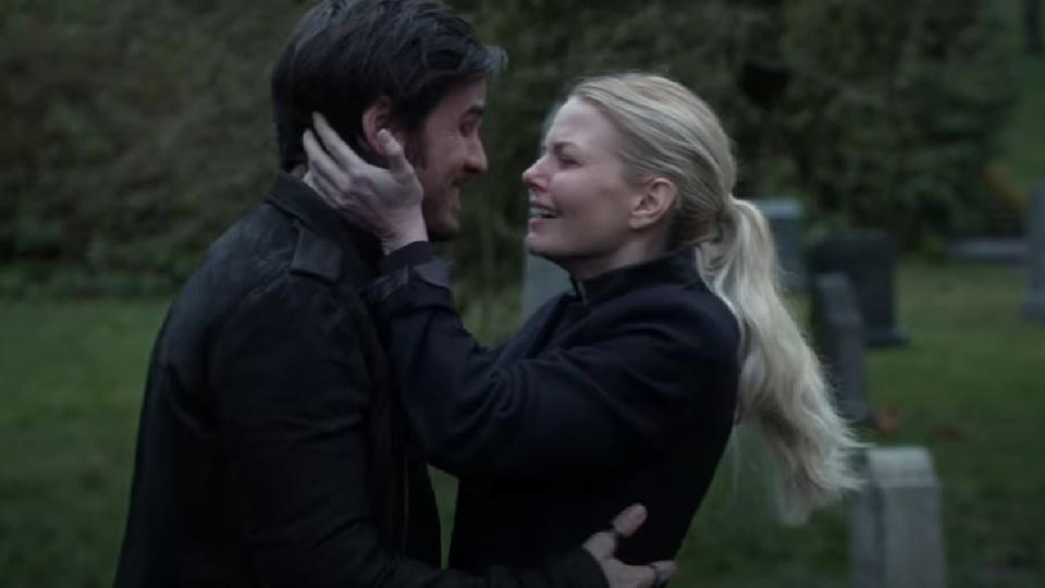 Emma And Hook (Once Upon A Time)