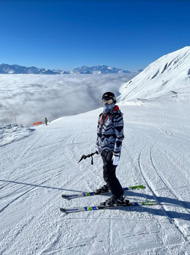 Anna Hughes skiing in the Alps (Anna Hughes)