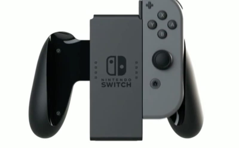 ▲ 能讓兩支 Joy-Con 嵌合成傳統遙桿的 Joy-Con Grip。（Source：任天堂）