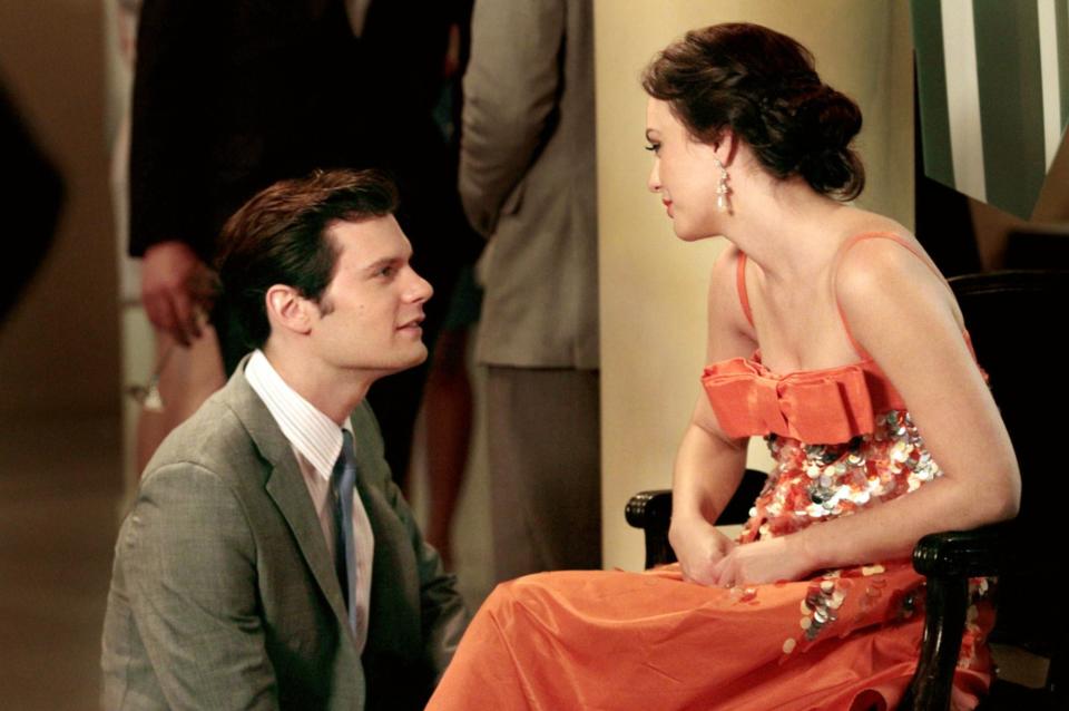 <h1 class="title">GOSSIP GIRL, l-r: Hugo Becker, Leighton Meester in 'All The Pretty Sources' (Season 5, Episode 8, ai</h1><cite class="credit">©CW Network/Courtesy Everett Collection</cite>