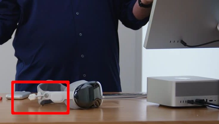  Apple Vision Pro spotted in WWDC video with mystery USB adapter highlighted 