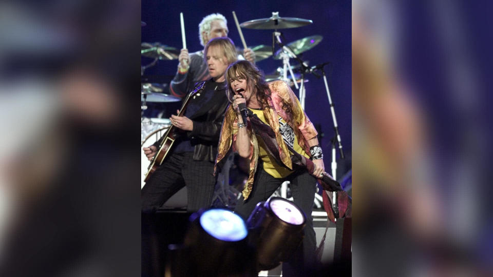 Aerosmith performs at halftime of Super Bowl XXXV, in Tampa, FlaSUPER BOWL, TAMPA, USA.