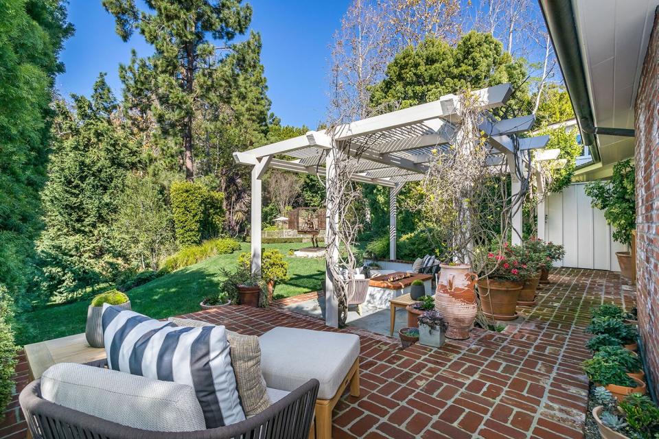 Credit: Daniel Dahler for Sotheby’s International Realty  — Jim Carrey Lists Sprawling Brentwood Estate for $28.9 Million